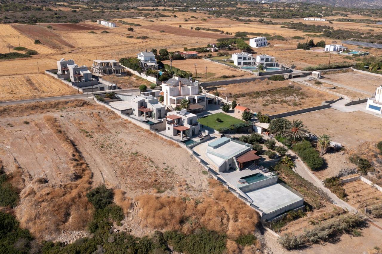 Southrock Villas Lakhania Extérieur photo